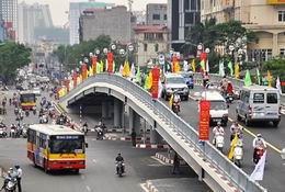 Hà Nội Phấn đấu hoàn thành thêm nhiều cầu vượt đưa vào sử dụng trong năm 2012